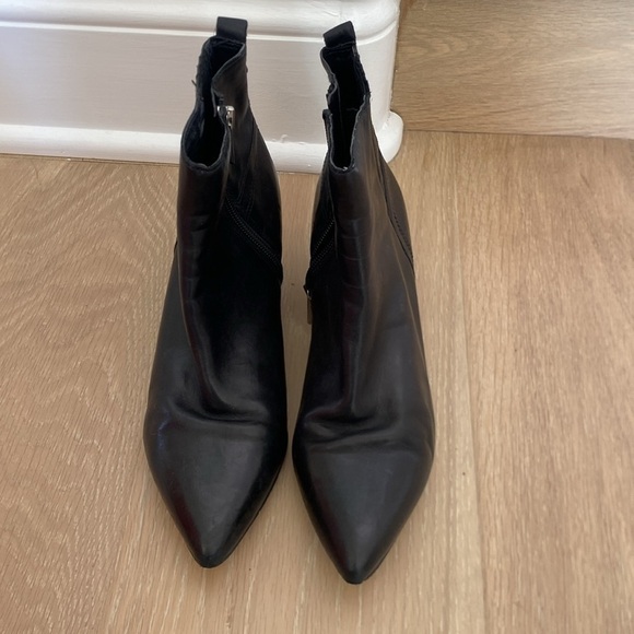 Franco Sarto black leather zip pointed Bootie 5.5 - Picture 2 of 7